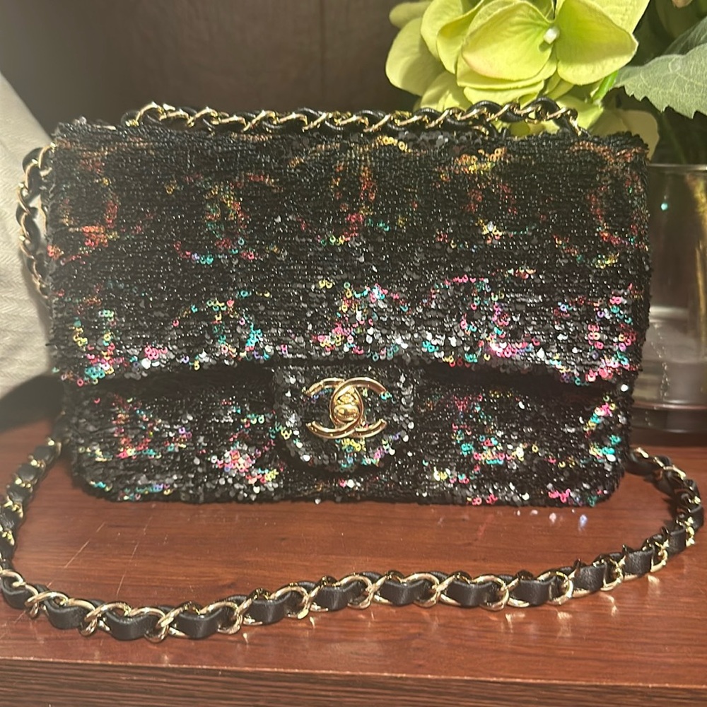 Chanel bag new, full st multi color flip sequins